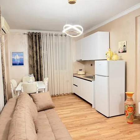 Luxury 4 Near Square 21 *