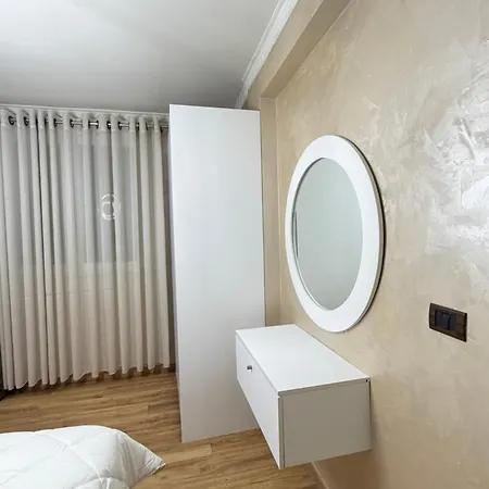 Luxury 4 Near Square 21 דירה *