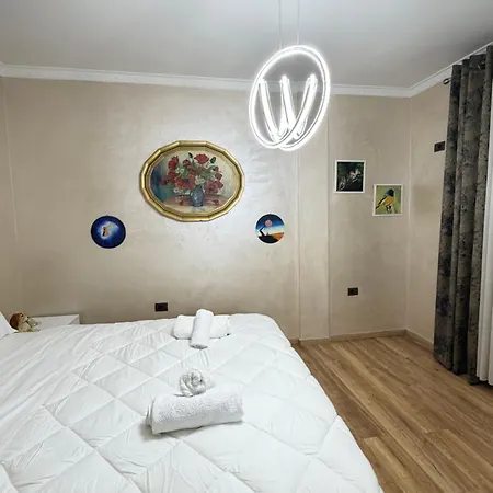 דירה Luxury 4 Near Square 21