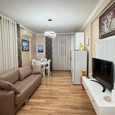 Luxury 4 Near Square 21 *