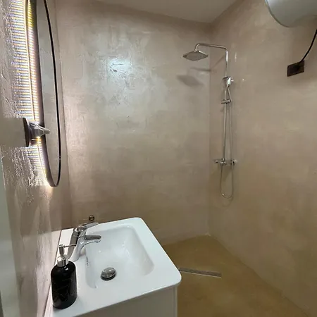 Luxury 4 Near Square 21 아파트