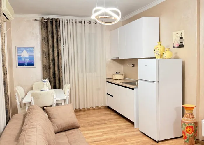 Luxury 4 Near Square 21 *