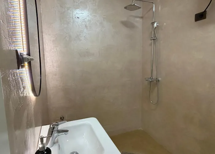 Luxury 4 Near Square 21 Appartement