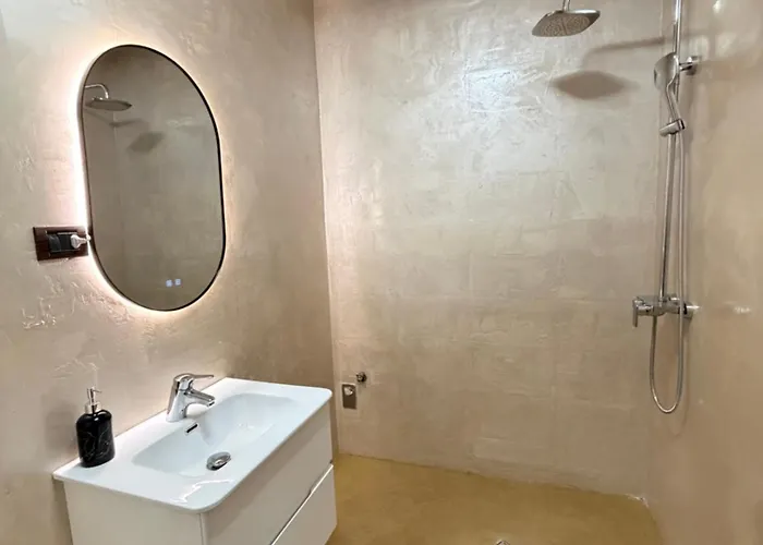 Luxury 4 Near Square 21 Tirana