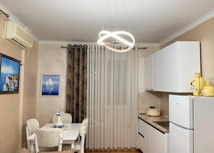 Luxury 4 Near Square 21 *